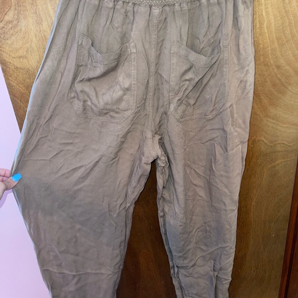 Thin joggers (size L) and brand new $7 shipping not included in price - Picture 3 of 3